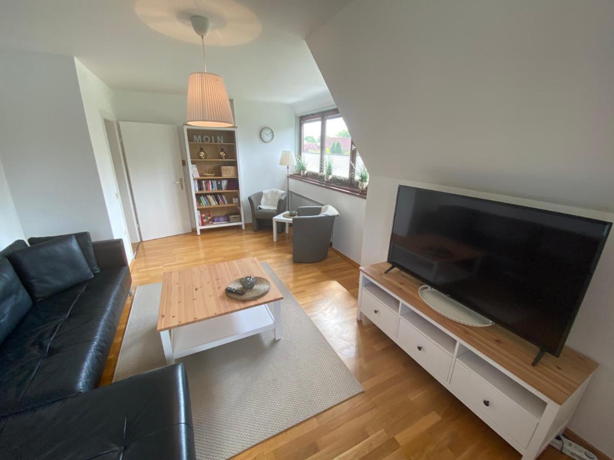 Ferienwohnung Mit Balkon Und Eingezaeunten Garten Aurich Exterior foto