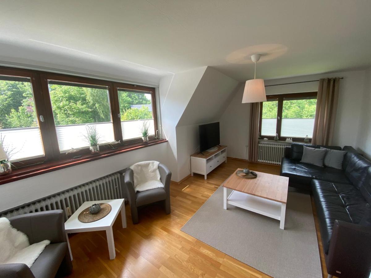 Ferienwohnung Mit Balkon Und Eingezaeunten Garten Aurich Exterior foto