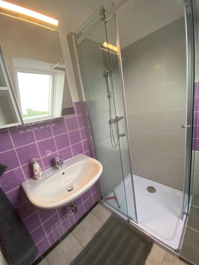 Ferienwohnung Mit Balkon Und Eingezaeunten Garten Aurich Exterior foto