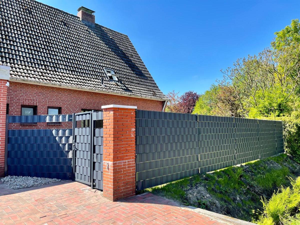 Ferienwohnung Mit Balkon Und Eingezaeunten Garten Aurich Exterior foto